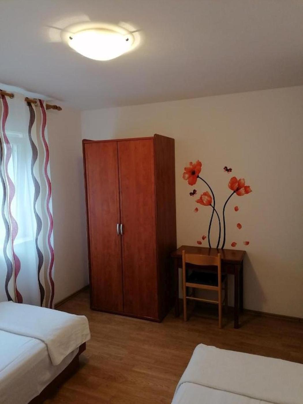 Apartments Малий Лошинь Екстер'єр фото